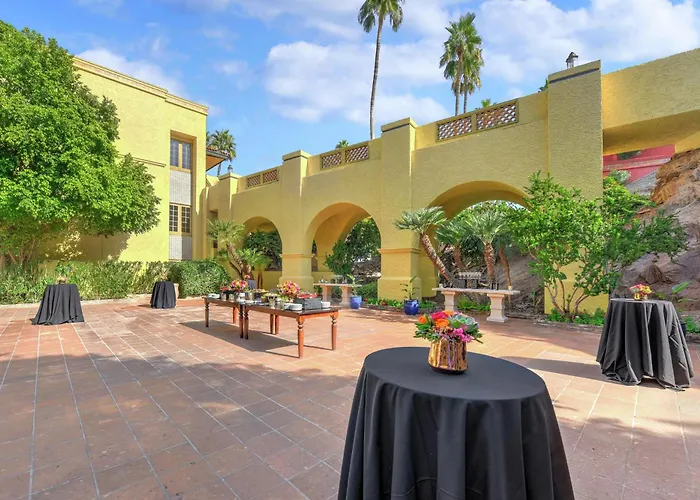 Hilton Tapatio Cliffs Resort 3*